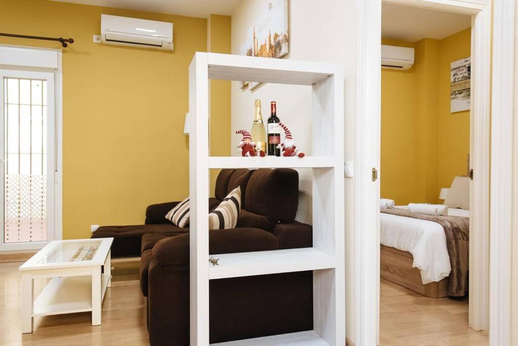 Cozy And Well Located Apartment In The Center Of Sevilla Bagian luar foto