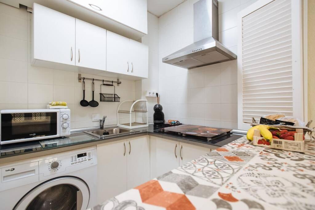 Cozy And Well Located Apartment In The Center Of Sevilla Bagian luar foto