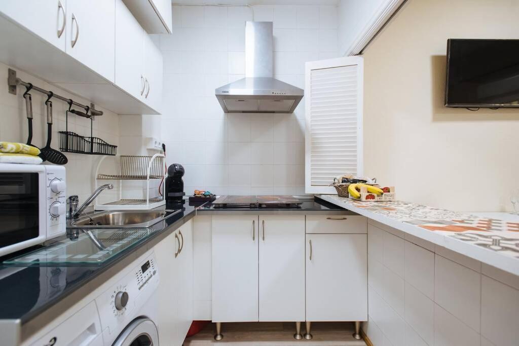 Cozy And Well Located Apartment In The Center Of Sevilla Bagian luar foto