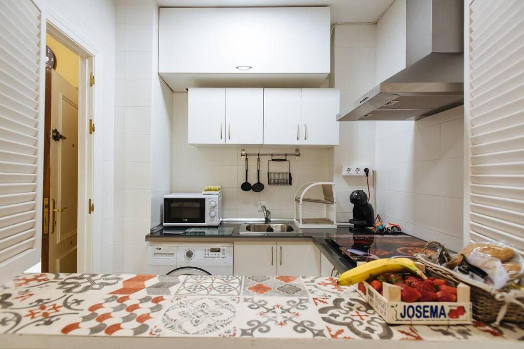 Cozy And Well Located Apartment In The Center Of Sevilla Bagian luar foto