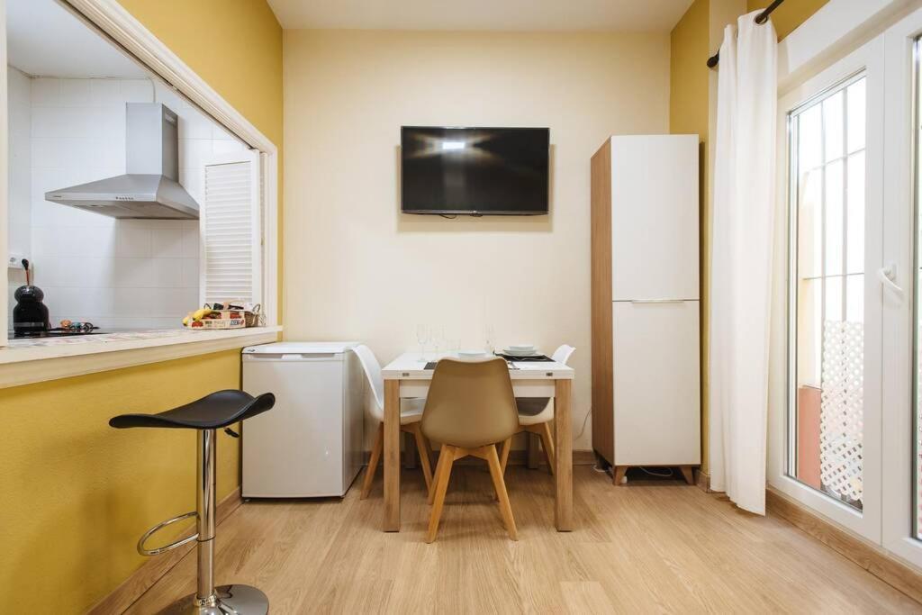 Cozy And Well Located Apartment In The Center Of Sevilla Bagian luar foto